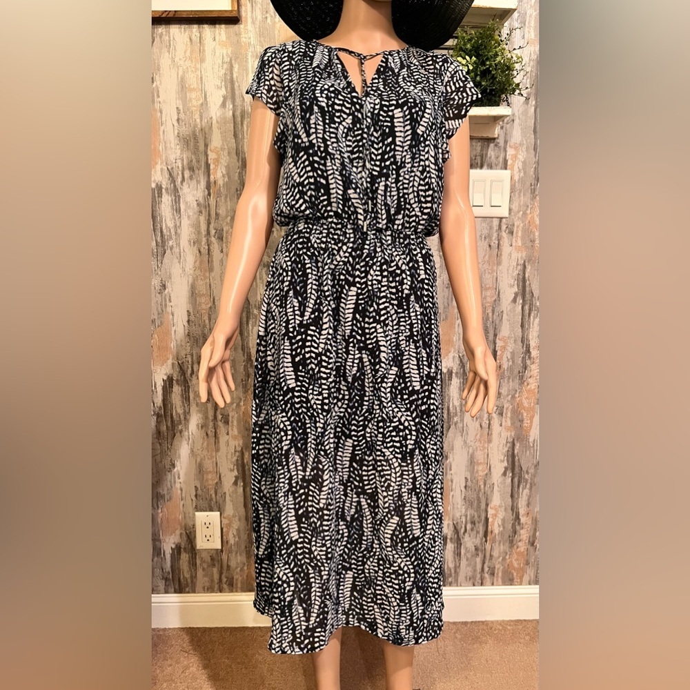 White House Black Market Black and White Sleeveless Midi Sundress